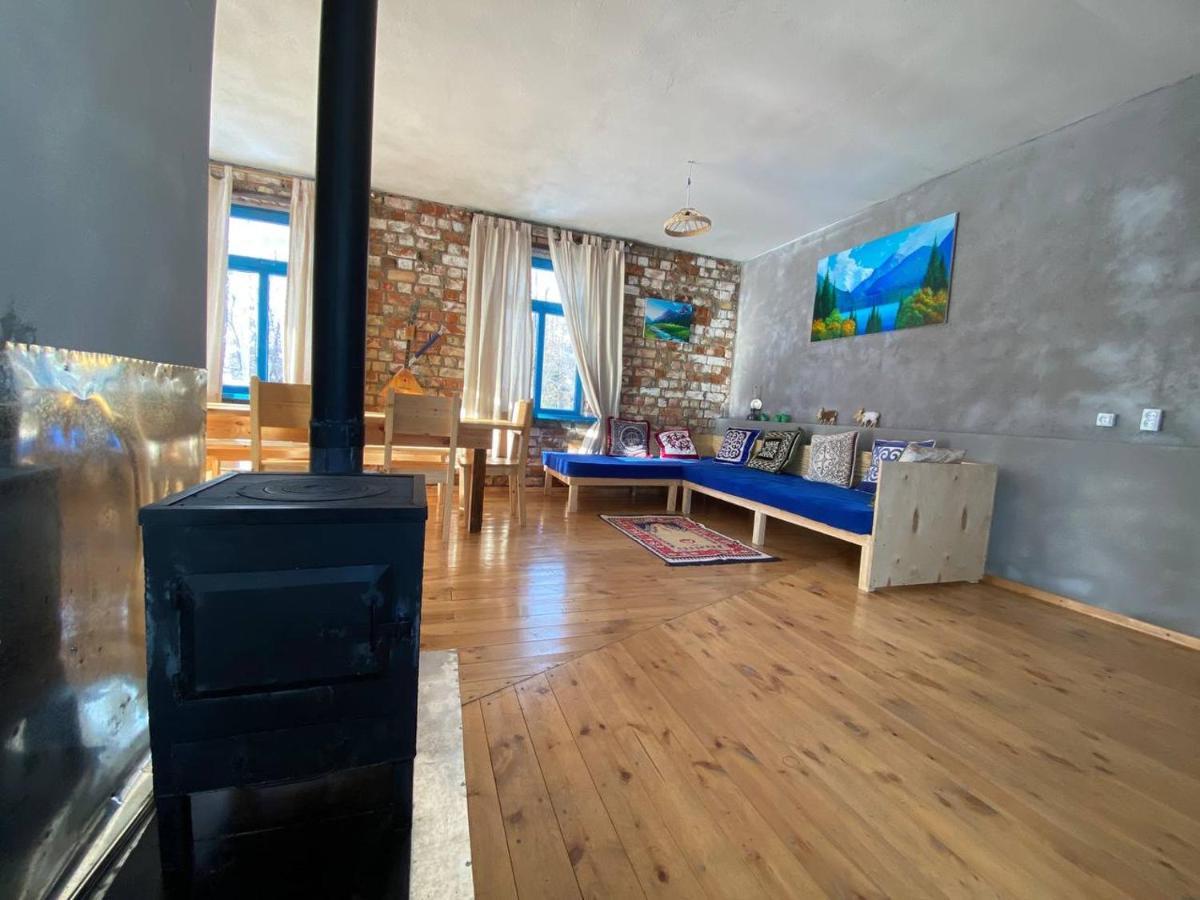 Darya Hostel Jyrgalan Buitenkant foto